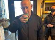 Viral Berita Kematian PM Israel, Tiba-Tiba Muncul Video Ngopi Santai di Kafe Yerusalem