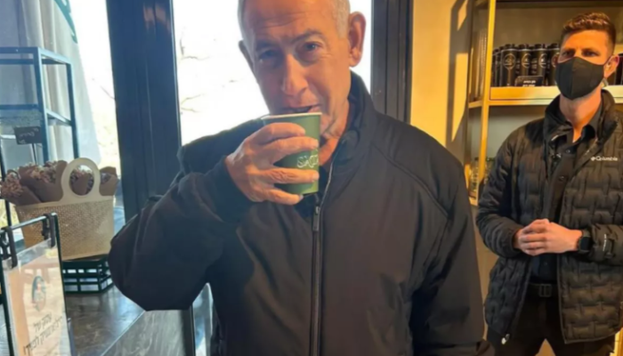 Viral Berita Kematian PM Israel, Tiba-Tiba Muncul Video Ngopi Santai di Kafe Yerusalem