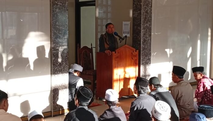 Dokter Muda Ardhan Ibnu Hardanto Menjadi Imam Sholat Idul Fitri 1447 H Di Kecamatan Tempursari