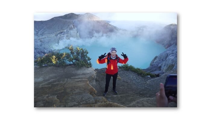 Raline Shah Nikmati Pesona Kawah Ijen Saat Fajar, Kenangan Pendakian yang Mengingatkan pada Semangat Film 5 Cm