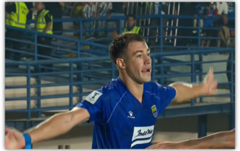 Persib Bandung Unggul 1-0 atas Cong-Viettel FC di Babak Pertama